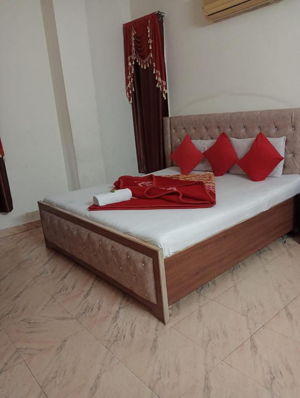 Hotel Holiday Inn Paradise Chandigarh Exterior photo